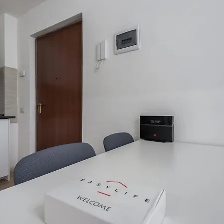 Easylife - Comodo Trilocale In Porta Romana Milan Exterior photo